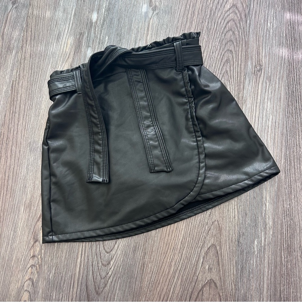 Abercrombie Kids girls pleather skirt/ Skort 9/10